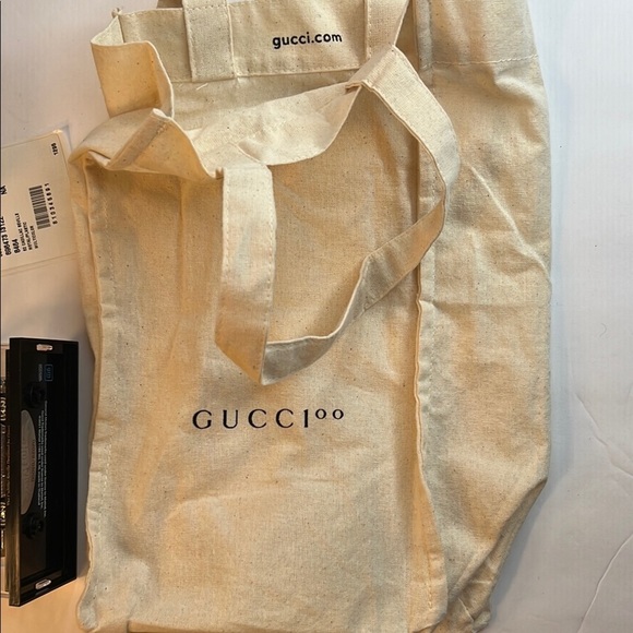 🙌 NWT Gucci x Hot Wheels Cadillac Seville Die-Cast Model Collectible - Picture 2 of 15